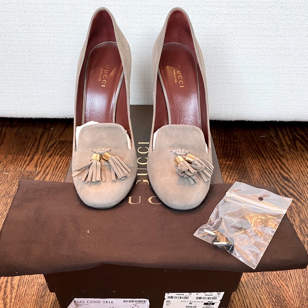 Gucci Kid Scamosciato New Fango Heeled Loafers in Cream Suede
